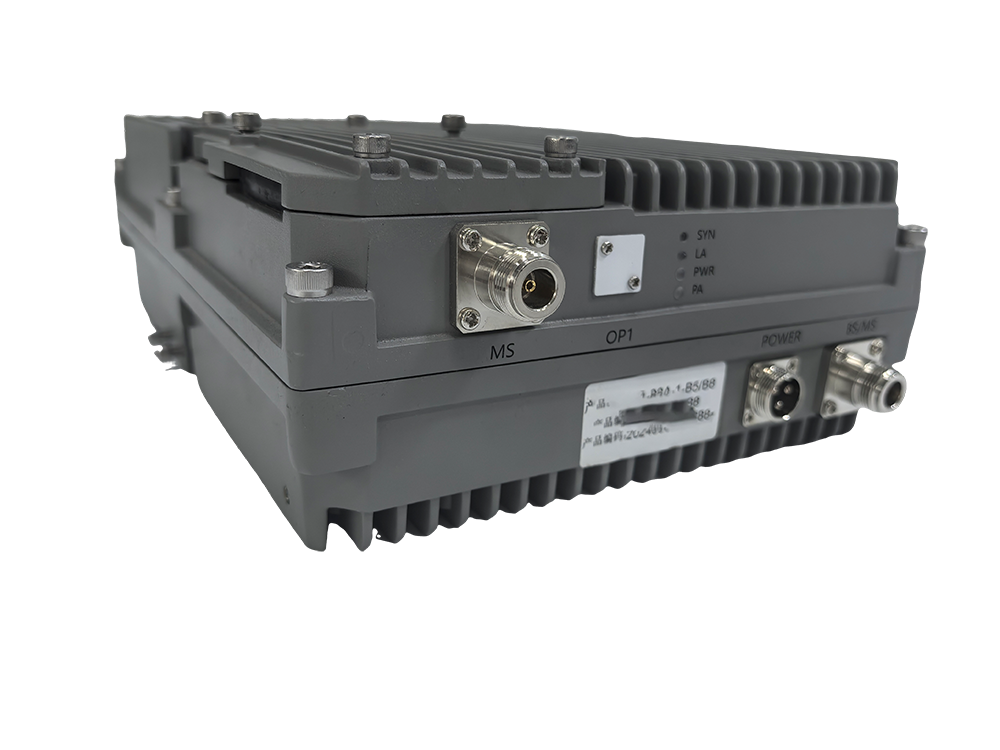  梅里斯达斡尔族三频手机信号接收器2000㎡